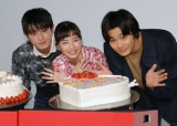 野村周平＆真剣佑が“デコケーキ対決” 広瀬すずが判定