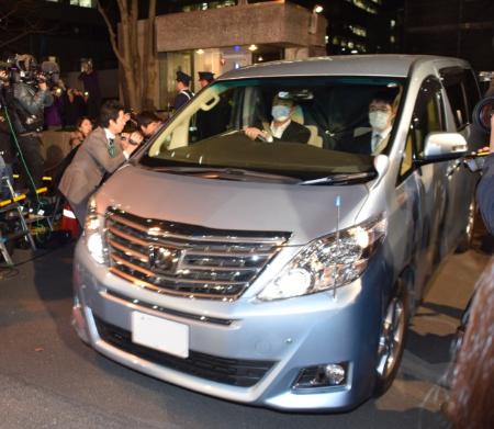 清原被告が千葉県松戸市内の病院に直行、入院へ 表情はうかがえず
