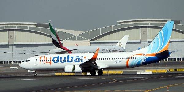 ロシアの旅客機墜落、乗員乗客６１人死亡か テロ否定