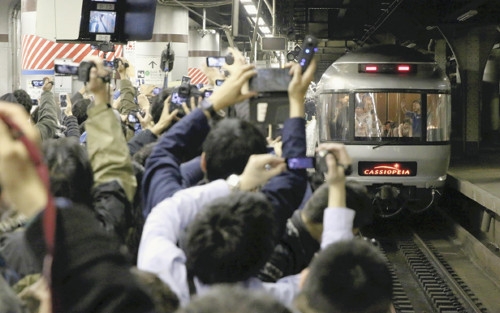 カシオペア 不審物情報で遅れる