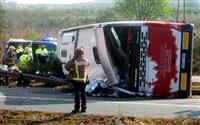 スペインの高速道でバス事故、交換留学生ら１４人死亡 「バレンシアの火祭り」からの帰路