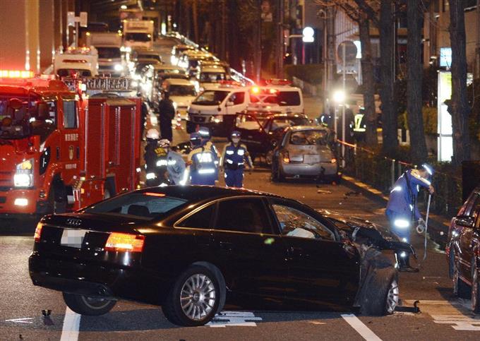 パト追跡の車が衝突 東京、４台絡み６人死傷