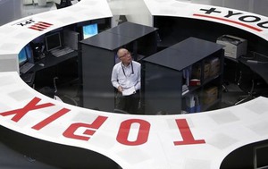 〔マーケットアイ〕株式：寄り付きの日経平均は反発、銀行株は軟調な滑り出し