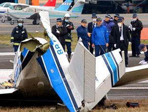 航空事故調査官ら、機体や滑走路調査 八尾空港墜落事故