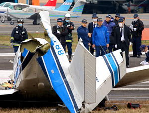 機首から垂直落下か＝小型機墜落、目撃者証言—大阪府警が現場検証