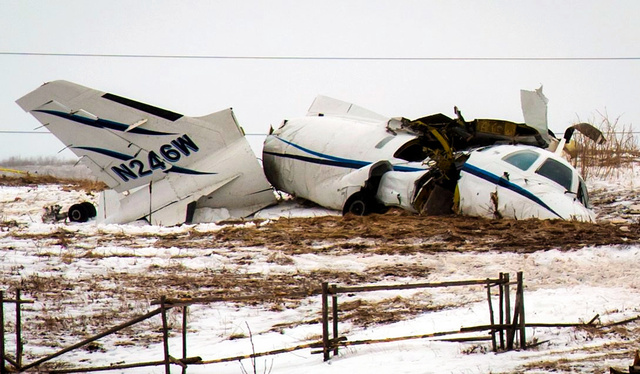 カナダで小型機墜落、元議員と親族ら７人が死亡