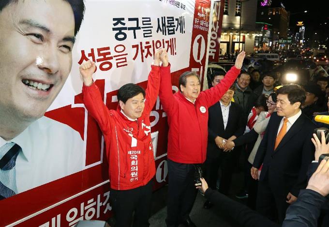 韓国総選挙がスタート 与野党とも内紛、分裂