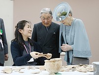両陛下、橿考研を視察＝奈良