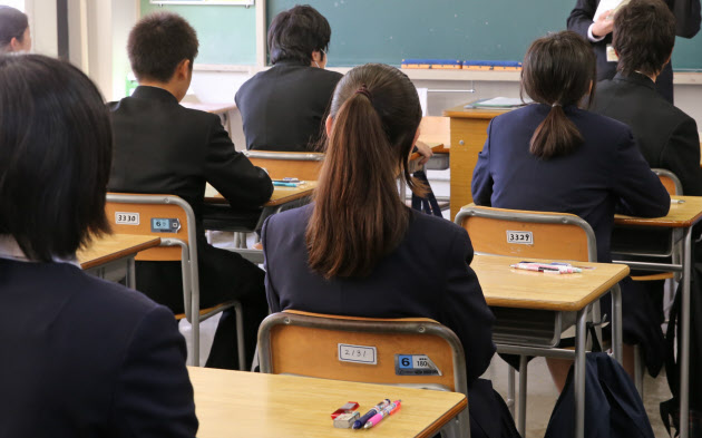 英語力、教員も底上げ必要 政府目標の資格取得は中学30%