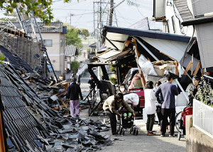 熊本地震、死亡９人に…７７４人が重軽傷 2016年04月15日 14時49分