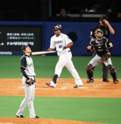 ジョーダン来日初勝利 中日５割復帰、阪神は首位陥落