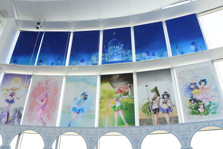 愛と正義のセーラームーン展、明日開幕！麻布十番を背に戦士と記念撮影
