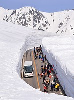アルペンルート全線開通＝「雪壁」例年より低め－富山