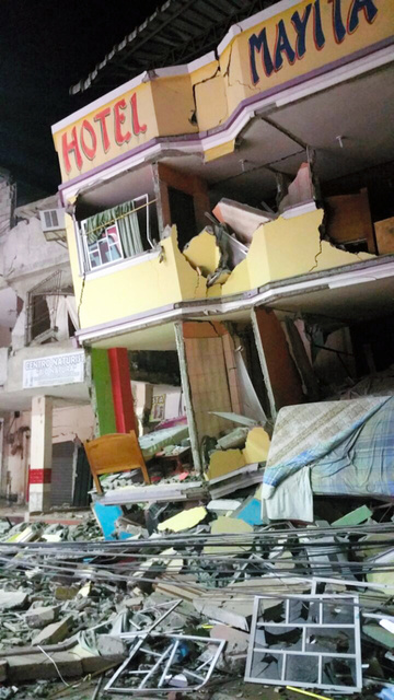 エクアドルの地震、死者２３３人に 政府が緊急事態宣言