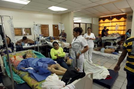 エクアドル地震、死者246人負傷者2500人以上