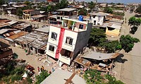 大地震の死者４１３人に＝数百人不明、余震続く－エクアドル