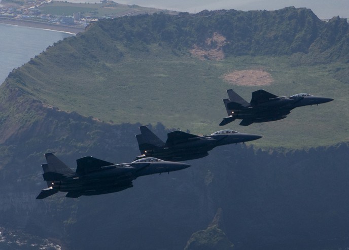 米韓空軍が大規模訓練、戦闘機など100機以上が参加