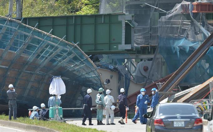 橋桁西側のジャッキ破損か 兵庫県警が現場検証