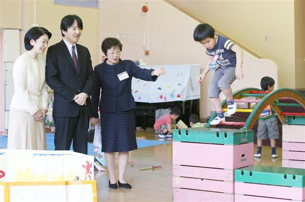 「こどもの日」前に 秋篠宮ご夫妻が幼稚園へ