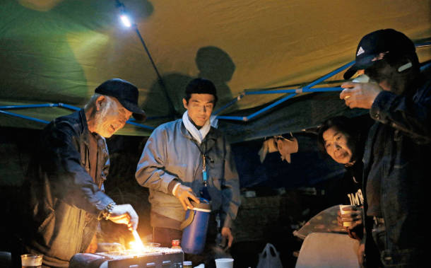 避難所生活「続ける」半数 熊本地震２週間で震度１が１０００回