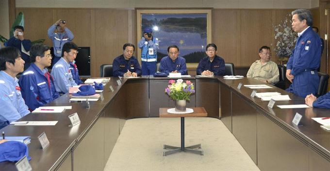 インフラ復旧継続を強調 国交相、熊本県知事と会談