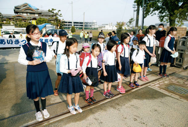 １８日ぶり「再会うれしい」 熊本市内の小中学校