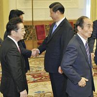 輿石訪中団と鳩山元首相、別々に習副主席と会談