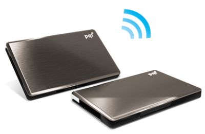 Wi-Fi ストレージになる携帯 SD カードリーダー、iPhone/Android対応