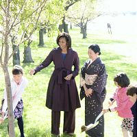 ミシェル大統領夫人らが記念植樹…全米桜祭り