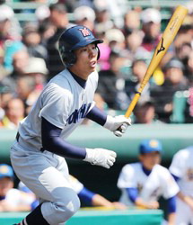 横浜 聖光学院に大勝し８強 渡辺監督は甲子園通算５０勝！