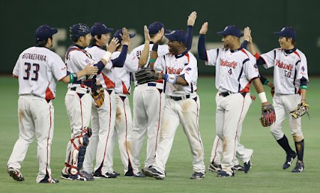 【ヤクルト】石川無安打無得点あと２人