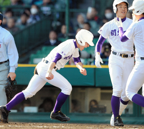 センバツ、準々決勝２試合が雨で中止（兵庫県）