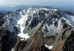 立山連峰:日本初の「氷河」、学会が認定