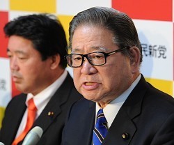 国民新、亀井代表を「解任」 亀井氏は「無効」と反論