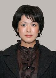 結婚へ:福田衣里子衆院議員、１歳年下の一般男性と