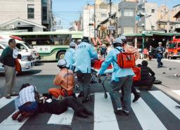 祇園の事故、運転手含め８人死亡