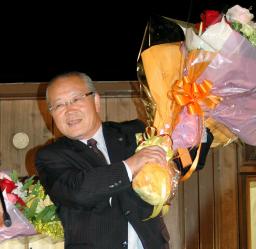 御前崎市長に石原氏 「大変厳しい４年間」 静岡