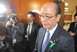 前田氏辞任不可避 田中氏とダブル問責へ 自民１８日にも参院に決議案提出