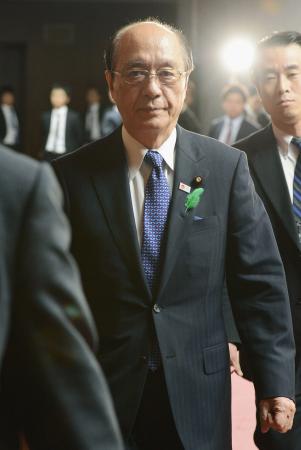 国交相と防衛相「２つの問責」重荷に 野田政権は防戦一方