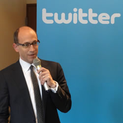 Twiter ディック・コストロCEO「Twitterは人と人を近づけるサービス」