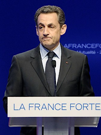 オランド・サルコジ両氏の対決に…仏大統領選