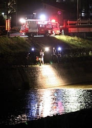 生後２カ月児、川に流され死亡