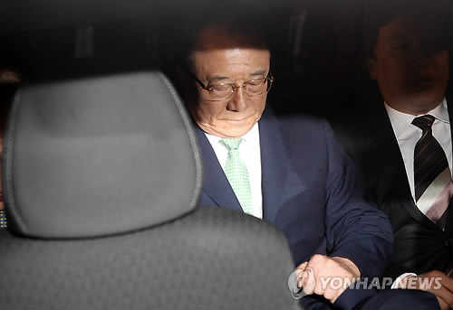 韓国大統領の「頭脳」逮捕 収賄事件、選挙資金にも？