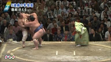 琴奨菊に土、全勝消える＝大相撲夏場所７日目