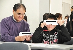 金環日食:わくわく観察準備 県立科学館で講習会 ／山梨