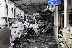 トラックなど５台衝突、乳児ら１０人重軽傷 静岡・熱海