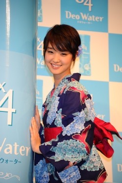 剛力彩芽、浴衣姿で夏の目標を語る「船舶免許を取って海に出たい!」