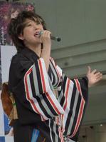 友近の結婚「明日でも」 そっくり友人演歌歌手が明かす