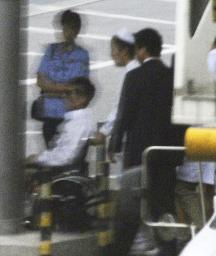 陳氏が妻子と米到着へ 事実上の亡命生活入り