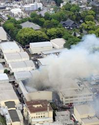 “銀幕の聖地”東映京都太秦撮影所、全焼